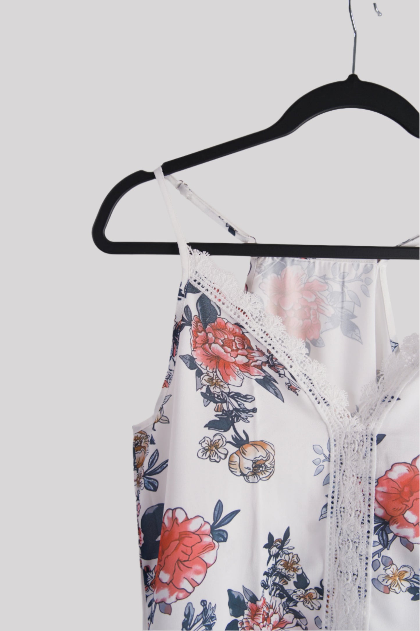 Flowered strapped tank top